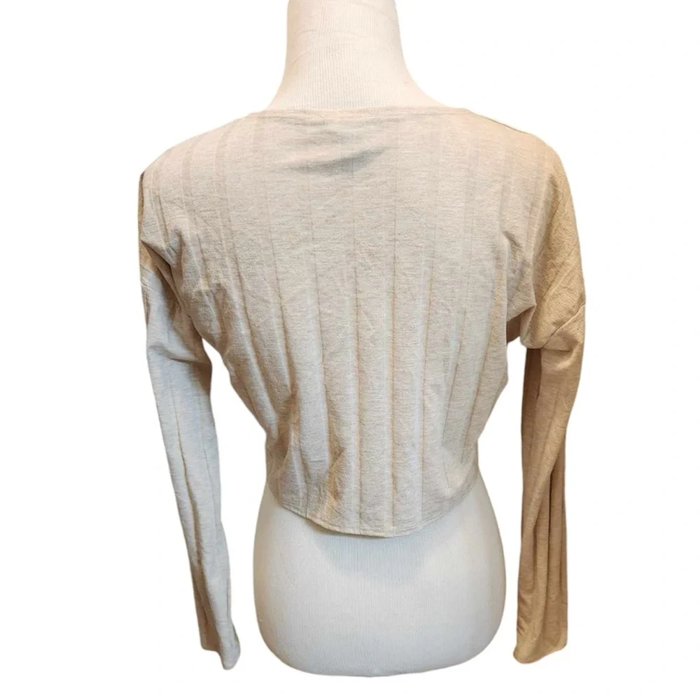 B2G1 FREE! Publik Cropped Tie Front Knit Shrug Top - Picture 2 of 3